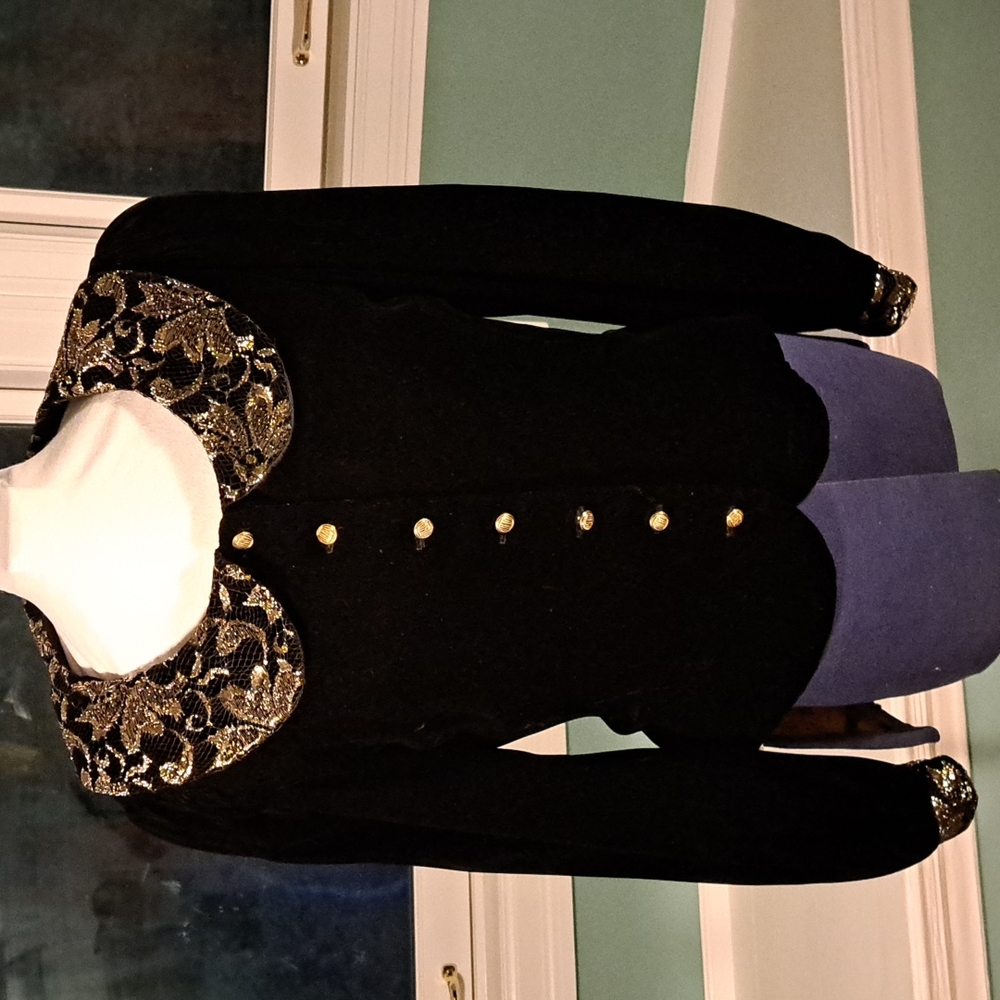 Black velvet top